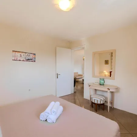 Pefko Apartmán *